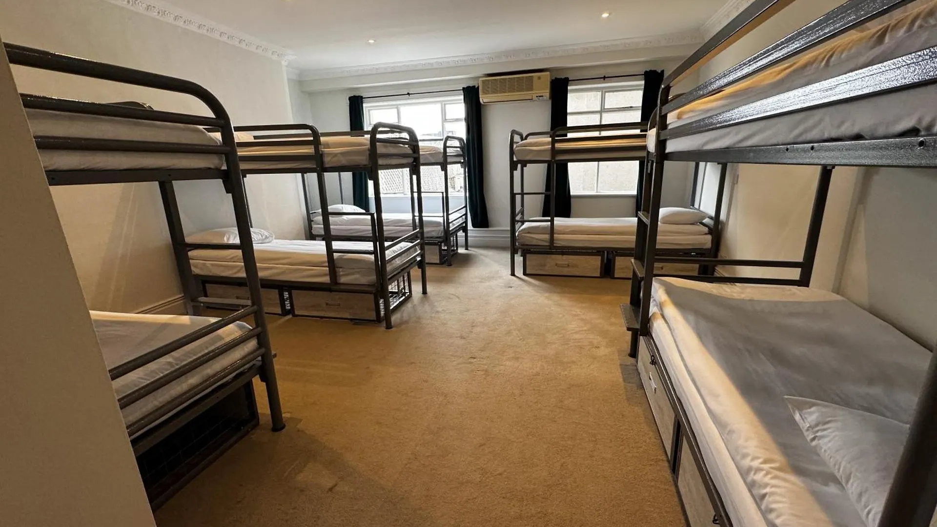 The Dawson Hostel - Dublín 0*,